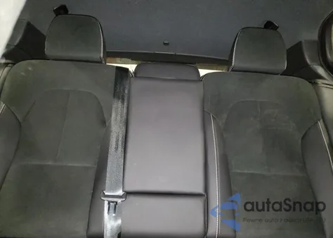 2022 Volvo Xc40 T5 R-Design z USA, uszkodzony, nr VIN YV4162UM3N2732255